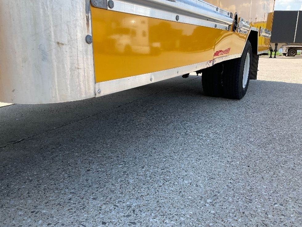 Light Duty Box Truck-Light and Medium Duty Trucks-GMC-2021-Savana G33903-Bowling Green-KY-77,926\n\t\tmiles-$ 26,750 - Image 5