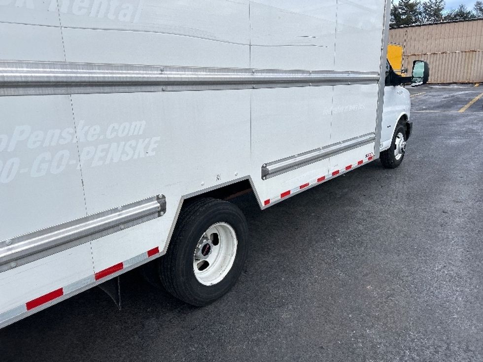 Light Duty Box Truck-Light and Medium Duty Trucks-GMC-2021-Savana G33903-Braintree-MA-100,199\n\t\tmiles-$ 27,750 - Image 14
