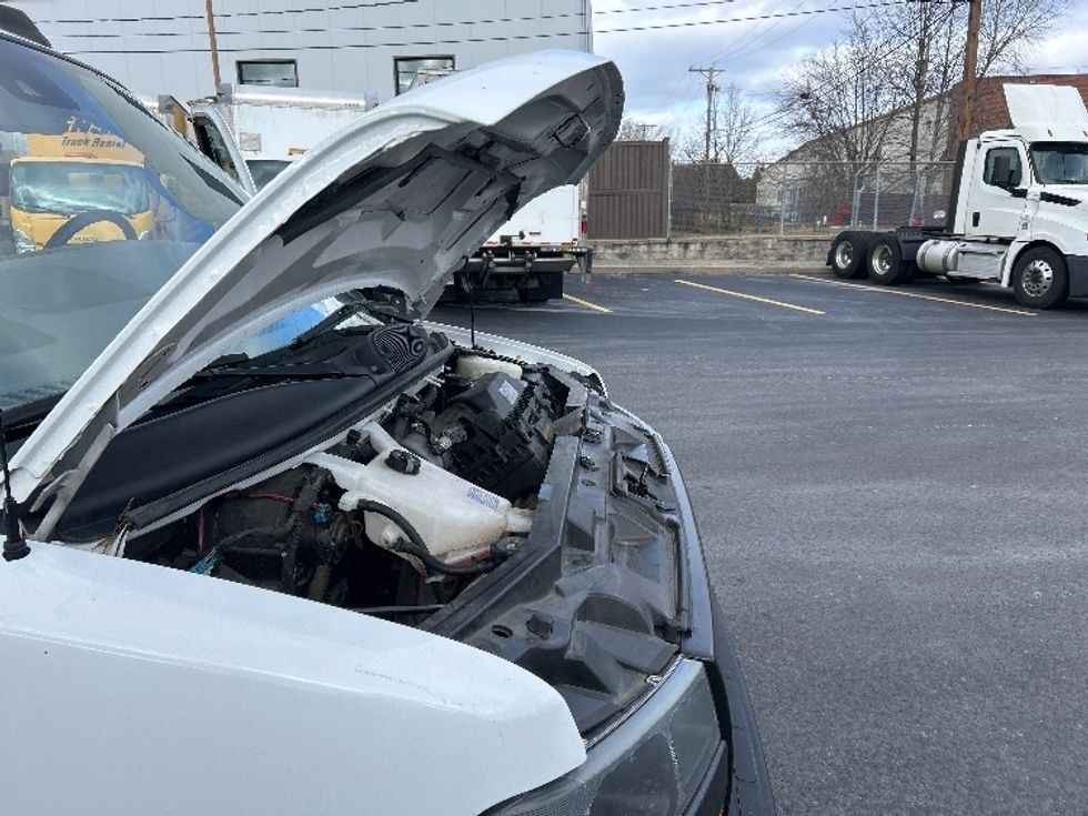 Light Duty Box Truck-Light and Medium Duty Trucks-GMC-2021-Savana G33903-Braintree-MA-100,199\n\t\tmiles-$ 27,750 - Image 23