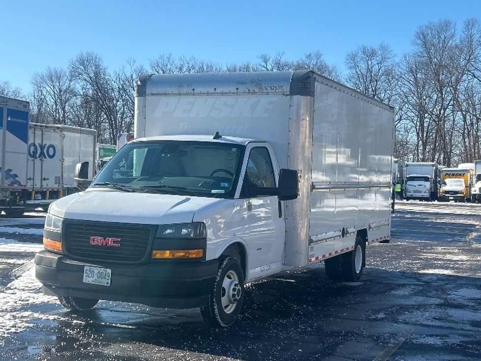 Light Duty Box Truck-Light and Medium Duty Trucks-GMC-2021-Savana G33903-Braintree-MA-102,149\n\t\tmiles-$ 27,500 - Image 3