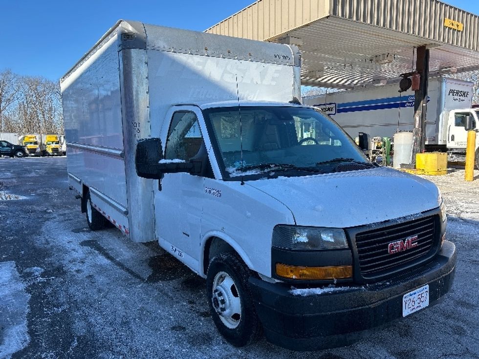 Light Duty Box Truck-Light and Medium Duty Trucks-GMC-2021-Savana G33903-Braintree-MA-104,905\n\t\tmiles-$ 27,250 - Image 1