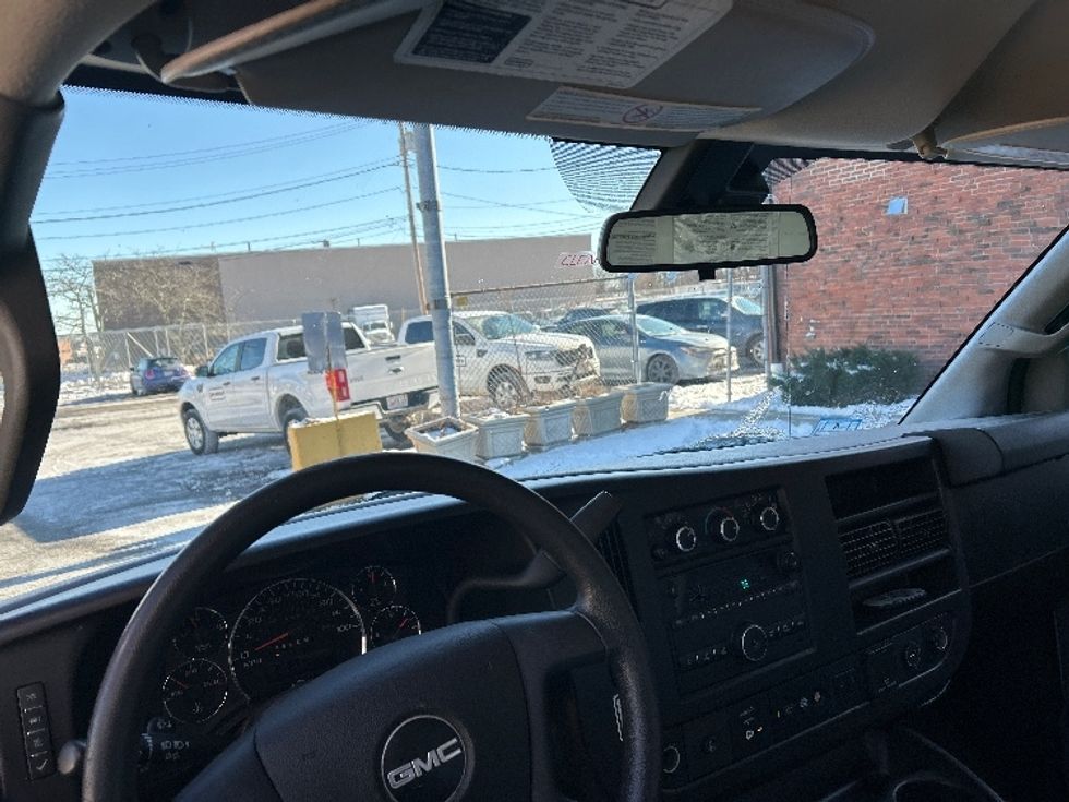 Light Duty Box Truck-Light and Medium Duty Trucks-GMC-2021-Savana G33903-Braintree-MA-104,905\n\t\tmiles-$ 27,250 - Image 18