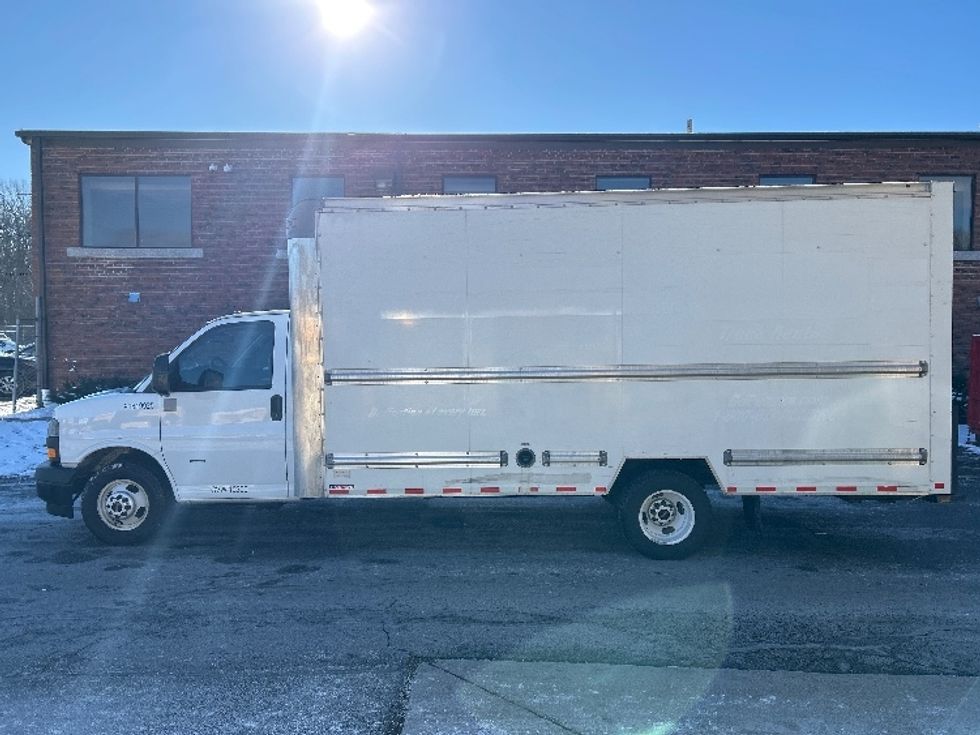 Light Duty Box Truck-Light and Medium Duty Trucks-GMC-2021-Savana G33903-Braintree-MA-104,905\n\t\tmiles-$ 27,250 - Image 4