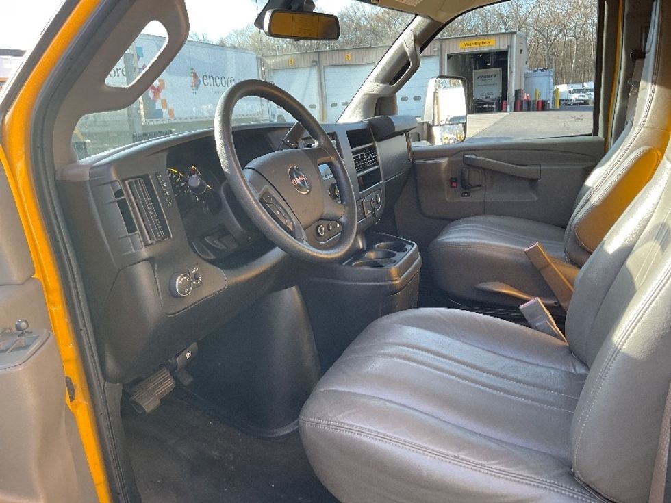 Light Duty Box Truck-Light and Medium Duty Trucks-GMC-2021-Savana G33903-Braintree-MA-108,257\n\t\tmiles-$ 24,250 - Image 17