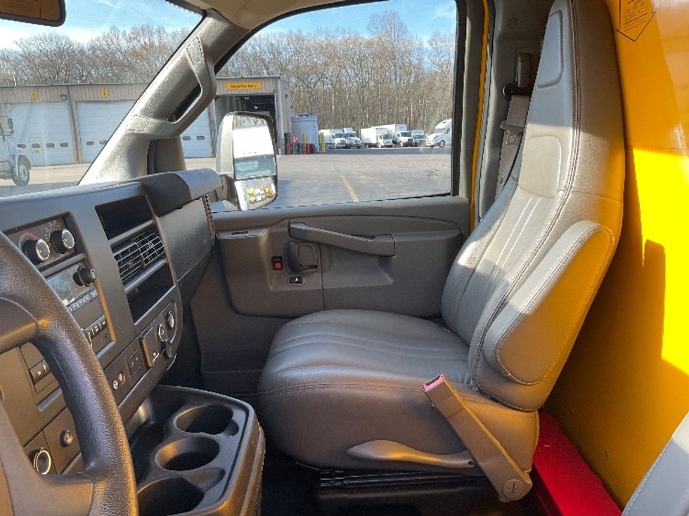 Light Duty Box Truck-Light and Medium Duty Trucks-GMC-2021-Savana G33903-Braintree-MA-108,257\n\t\tmiles-$ 24,250 - Image 19