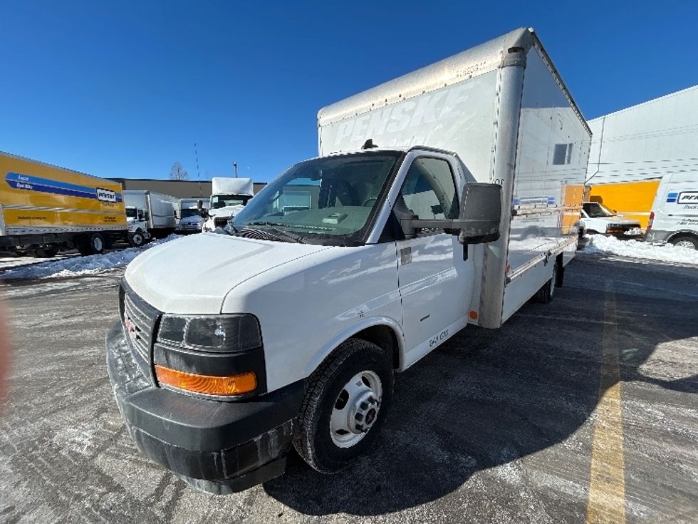 Light Duty Box Truck-Light and Medium Duty Trucks-GMC-2021-Savana G33903-Braintree-MA-112,467\n\t\tmiles-$ 26,500 - Image 1