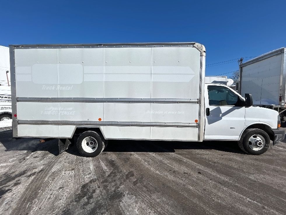 Light Duty Box Truck-Light and Medium Duty Trucks-GMC-2021-Savana G33903-Braintree-MA-112,467\n\t\tmiles-$ 26,500 - Image 15