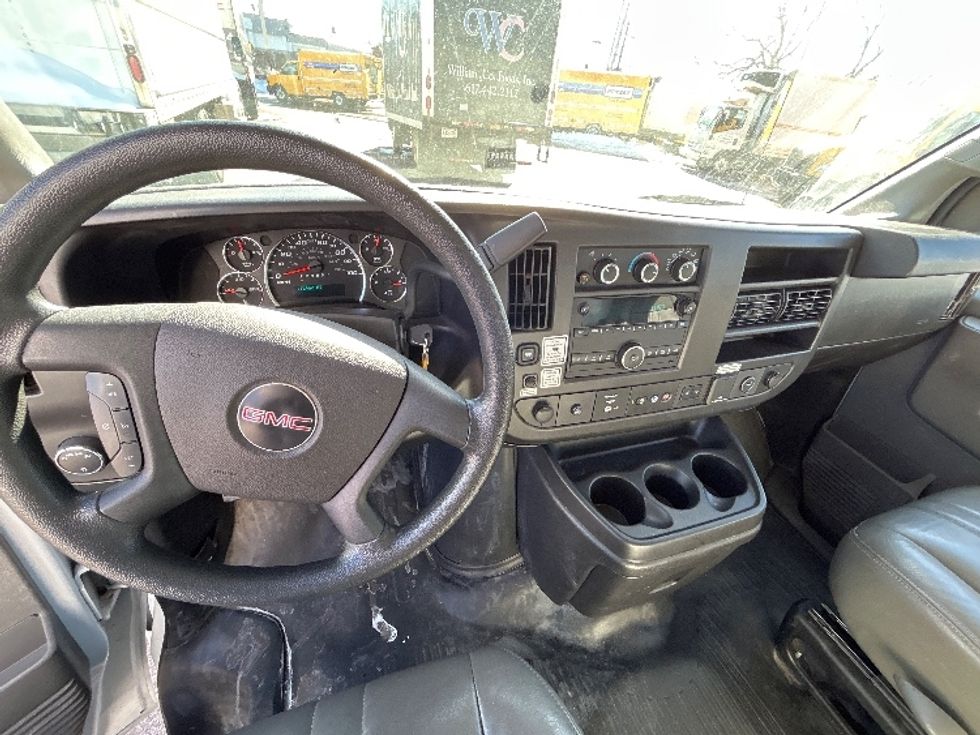 Light Duty Box Truck-Light and Medium Duty Trucks-GMC-2021-Savana G33903-Braintree-MA-112,467\n\t\tmiles-$ 26,500 - Image 18