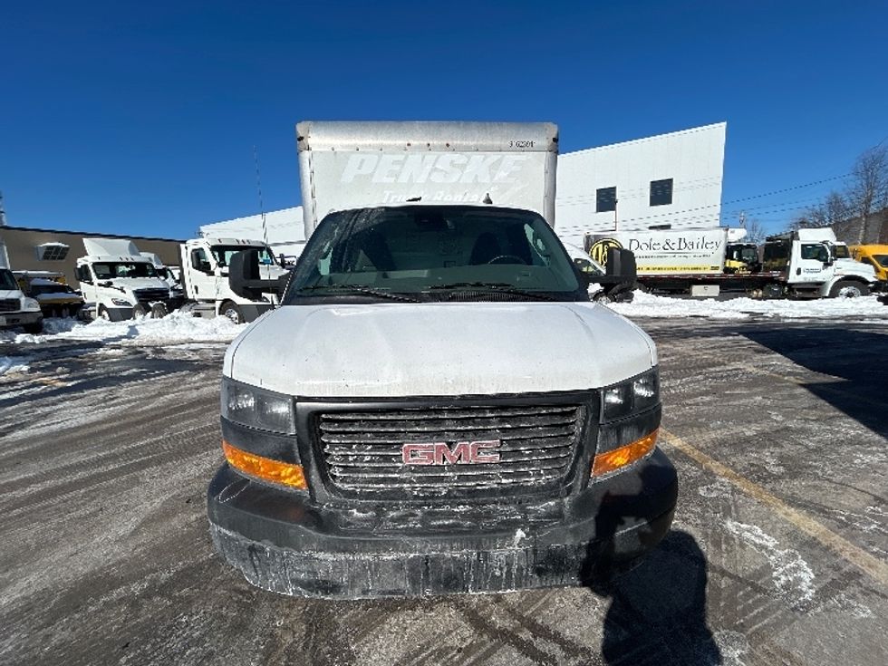 Light Duty Box Truck-Light and Medium Duty Trucks-GMC-2021-Savana G33903-Braintree-MA-112,467\n\t\tmiles-$ 26,500 - Image 2