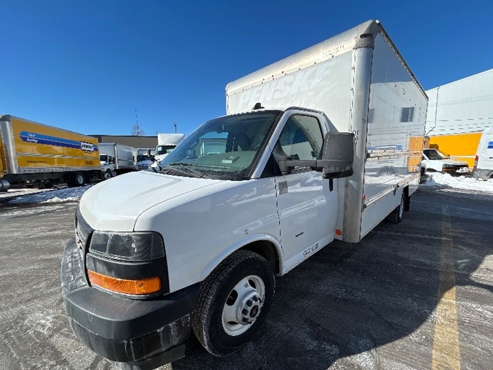 Light Duty Box Truck-Light and Medium Duty Trucks-GMC-2021-Savana G33903-Braintree-MA-112,467\n\t\tmiles-$ 26,500 - Image 3