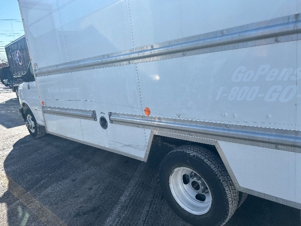 Light Duty Box Truck-Light and Medium Duty Trucks-GMC-2021-Savana G33903-Braintree-MA-112,467\n\t\tmiles-$ 26,500 - Image 5