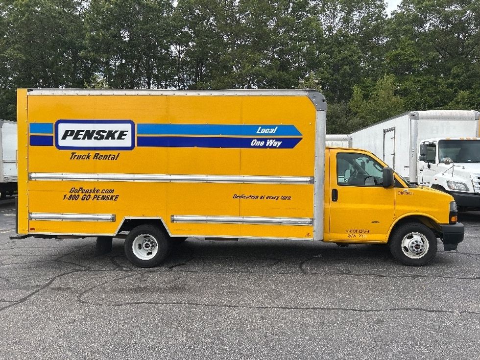 Light Duty Box Truck-Light and Medium Duty Trucks-GMC-2021-Savana G33903-Braintree-MA-116,856\n\t\tmiles-$ 20,500 - Image 15