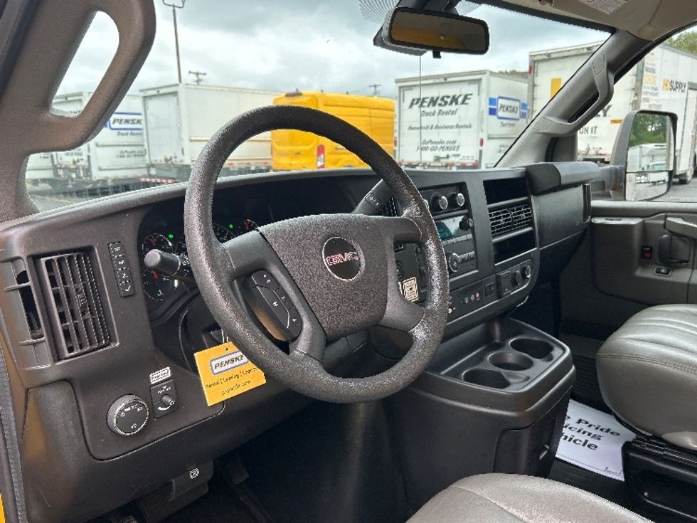 Light Duty Box Truck-Light and Medium Duty Trucks-GMC-2021-Savana G33903-Braintree-MA-116,856\n\t\tmiles-$ 20,500 - Image 17
