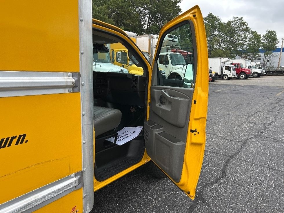 Light Duty Box Truck-Light and Medium Duty Trucks-GMC-2021-Savana G33903-Braintree-MA-116,856\n\t\tmiles-$ 20,500 - Image 20