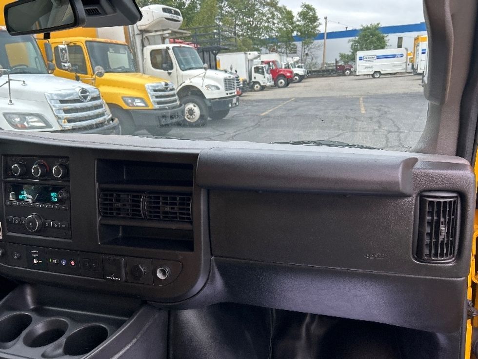 Light Duty Box Truck-Light and Medium Duty Trucks-GMC-2021-Savana G33903-Braintree-MA-116,856\n\t\tmiles-$ 20,500 - Image 21