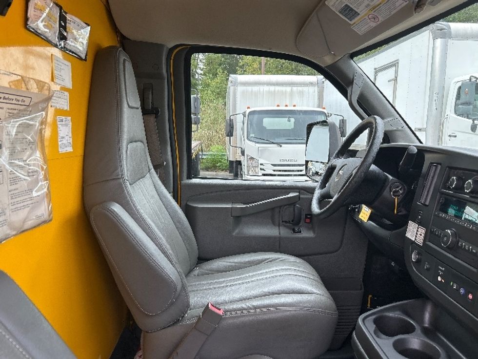 Light Duty Box Truck-Light and Medium Duty Trucks-GMC-2021-Savana G33903-Braintree-MA-116,856\n\t\tmiles-$ 20,500 - Image 22