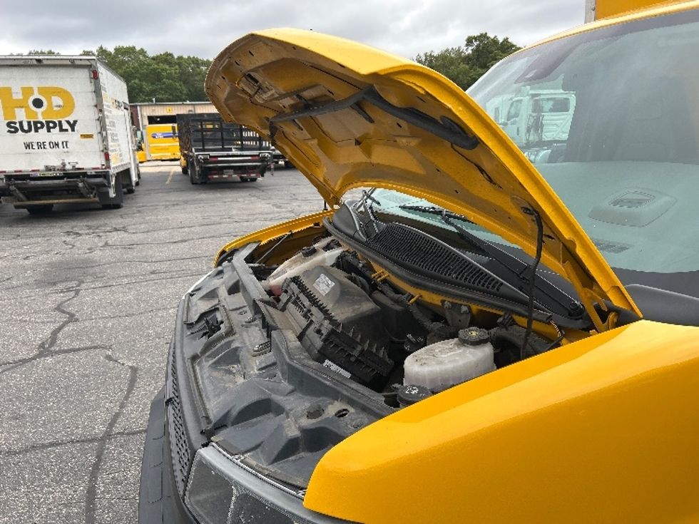 Light Duty Box Truck-Light and Medium Duty Trucks-GMC-2021-Savana G33903-Braintree-MA-116,856\n\t\tmiles-$ 20,500 - Image 24