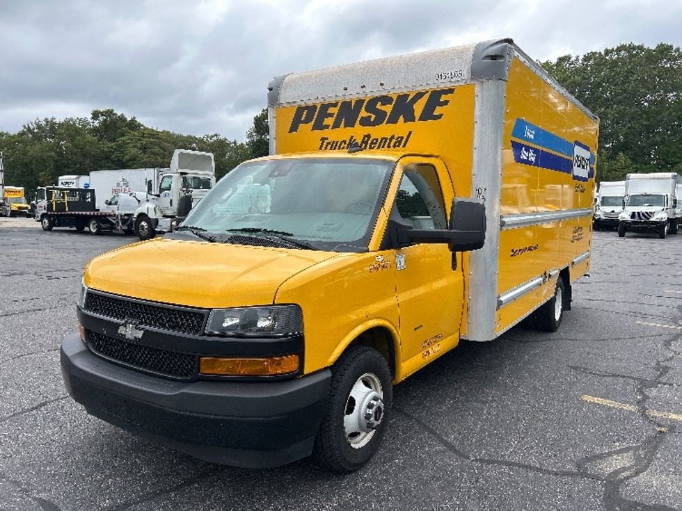 Light Duty Box Truck-Light and Medium Duty Trucks-GMC-2021-Savana G33903-Braintree-MA-116,856\n\t\tmiles-$ 20,500 - Image 3