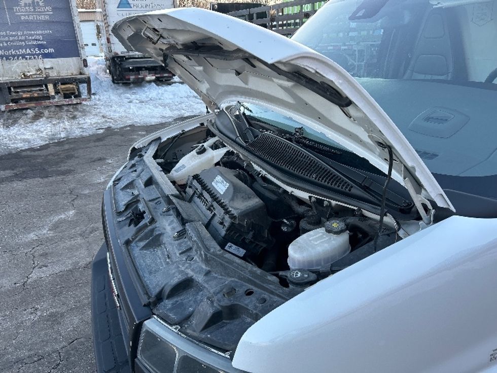 Light Duty Box Truck-Light and Medium Duty Trucks-GMC-2021-Savana G33903-Braintree-MA-120,978\n\t\tmiles-$ 25,500 - Image 24