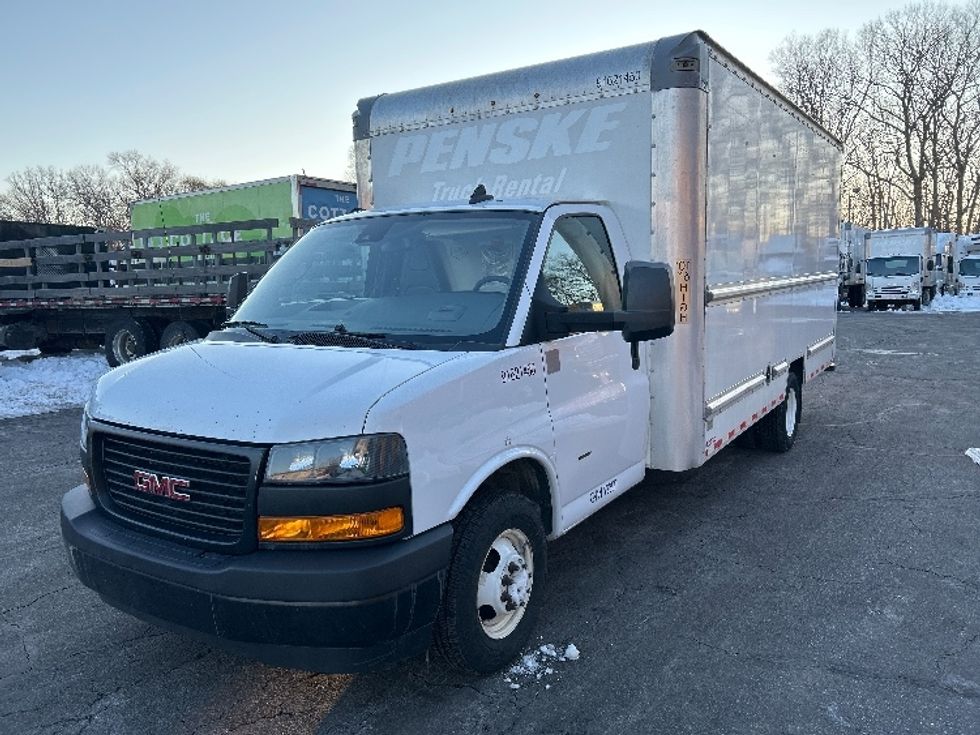 Light Duty Box Truck-Light and Medium Duty Trucks-GMC-2021-Savana G33903-Braintree-MA-120,978\n\t\tmiles-$ 25,500 - Image 3