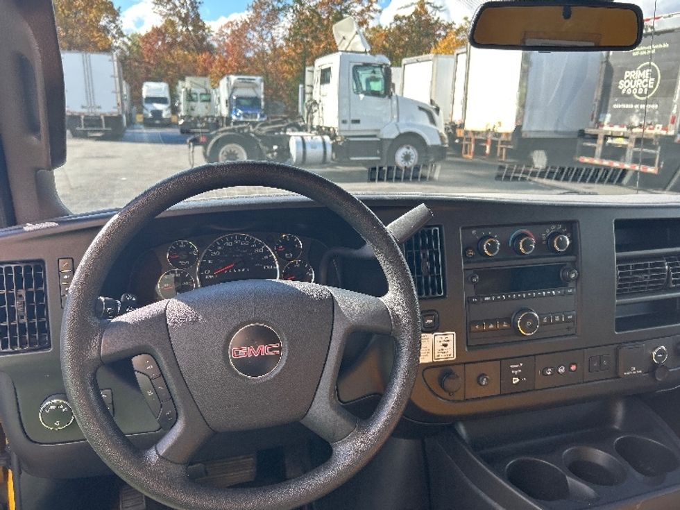Light Duty Box Truck-Light and Medium Duty Trucks-GMC-2021-Savana G33903-Braintree-MA-128,712\n\t\tmiles-$ 22,250 - Image 18