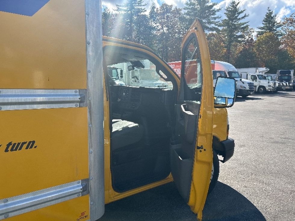 Light Duty Box Truck-Light and Medium Duty Trucks-GMC-2021-Savana G33903-Braintree-MA-128,712\n\t\tmiles-$ 22,250 - Image 20
