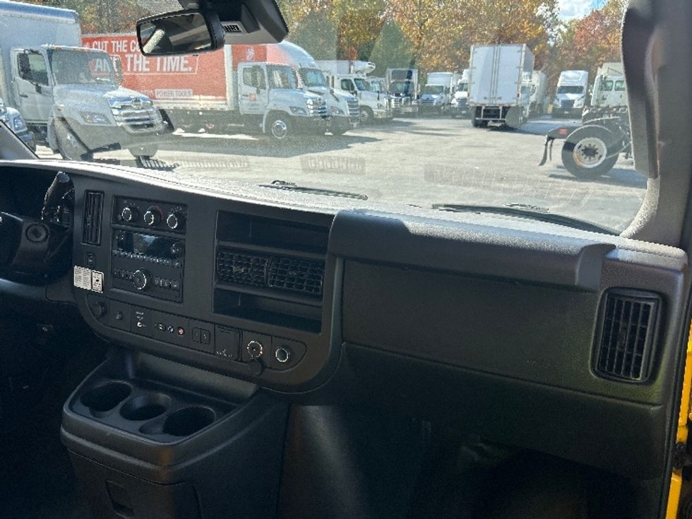 Light Duty Box Truck-Light and Medium Duty Trucks-GMC-2021-Savana G33903-Braintree-MA-128,712\n\t\tmiles-$ 22,250 - Image 22
