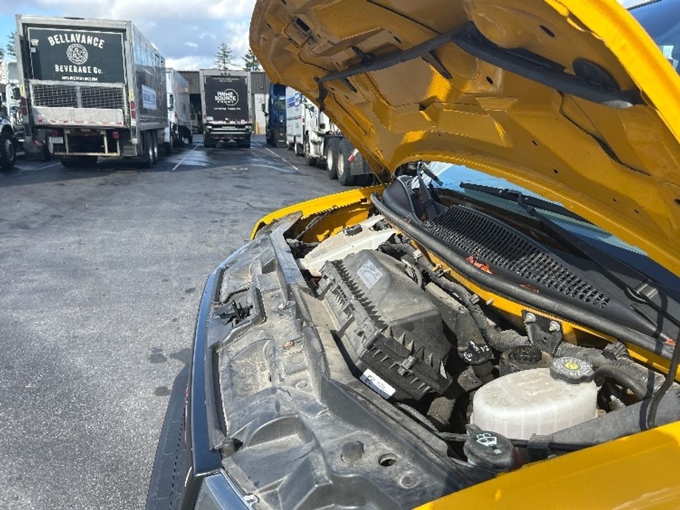Light Duty Box Truck-Light and Medium Duty Trucks-GMC-2021-Savana G33903-Braintree-MA-128,712\n\t\tmiles-$ 22,250 - Image 24
