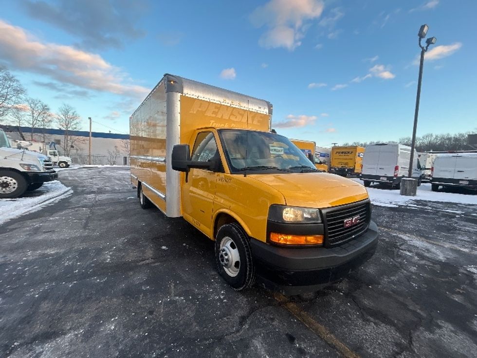 Light Duty Box Truck-Light and Medium Duty Trucks-GMC-2021-Savana G33903-Braintree-MA-86,870\n\t\tmiles-$ 26,250 - Image 1