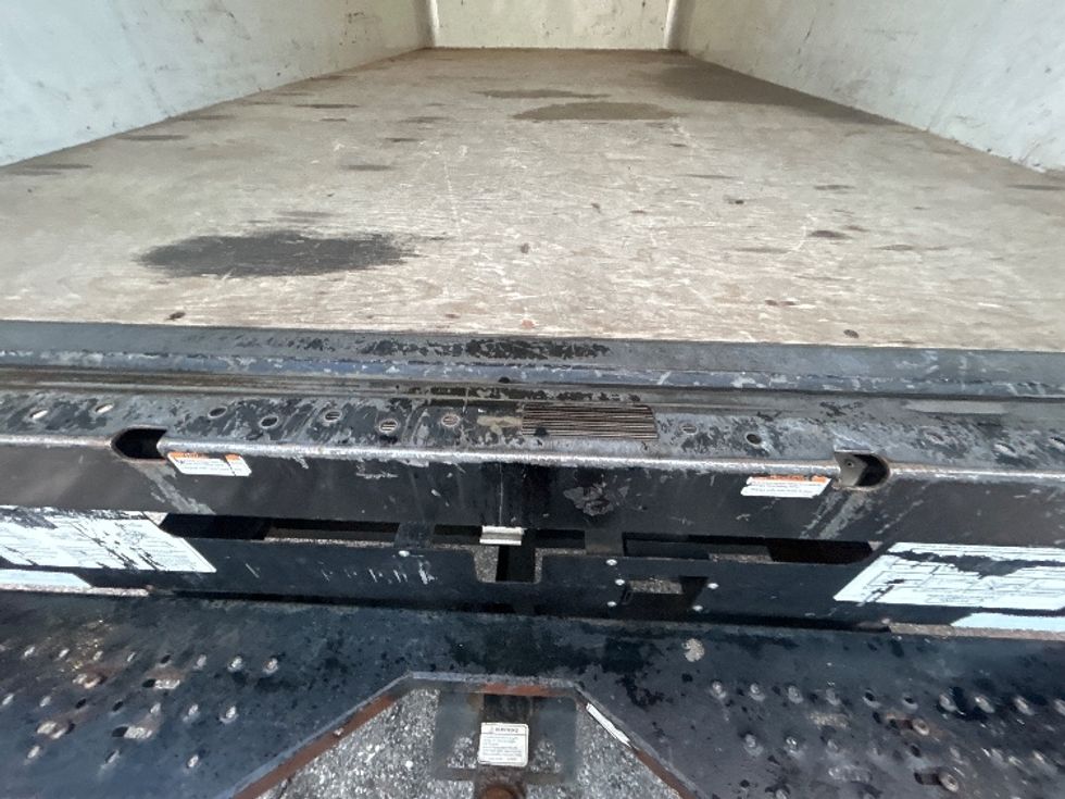 Light Duty Box Truck-Light and Medium Duty Trucks-GMC-2021-Savana G33903-Braintree-MA-86,870\n\t\tmiles-$ 26,250 - Image 10