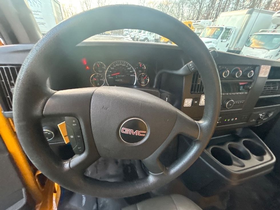 Light Duty Box Truck-Light and Medium Duty Trucks-GMC-2021-Savana G33903-Braintree-MA-86,870\n\t\tmiles-$ 26,250 - Image 18
