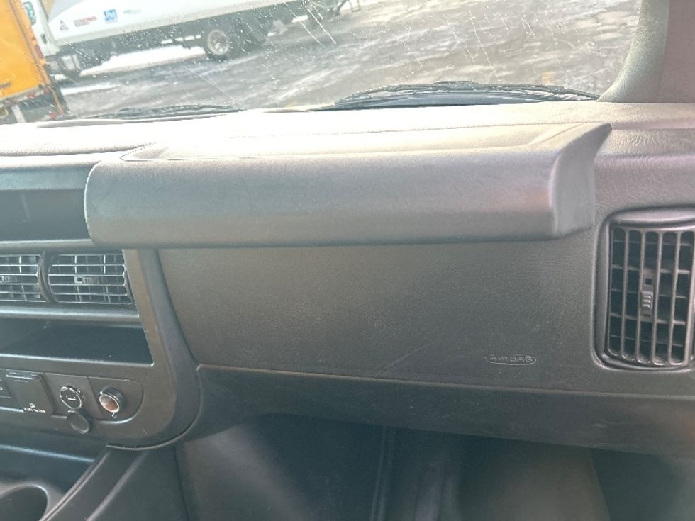 Light Duty Box Truck-Light and Medium Duty Trucks-GMC-2021-Savana G33903-Braintree-MA-86,870\n\t\tmiles-$ 26,250 - Image 21