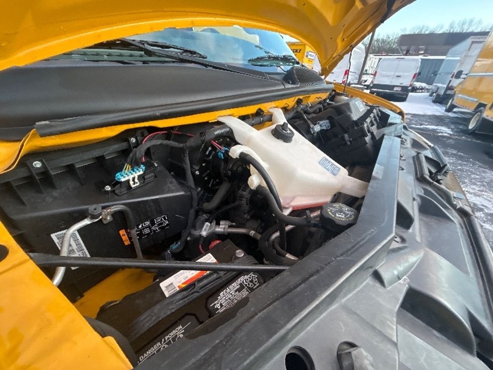 Light Duty Box Truck-Light and Medium Duty Trucks-GMC-2021-Savana G33903-Braintree-MA-86,870\n\t\tmiles-$ 26,250 - Image 23