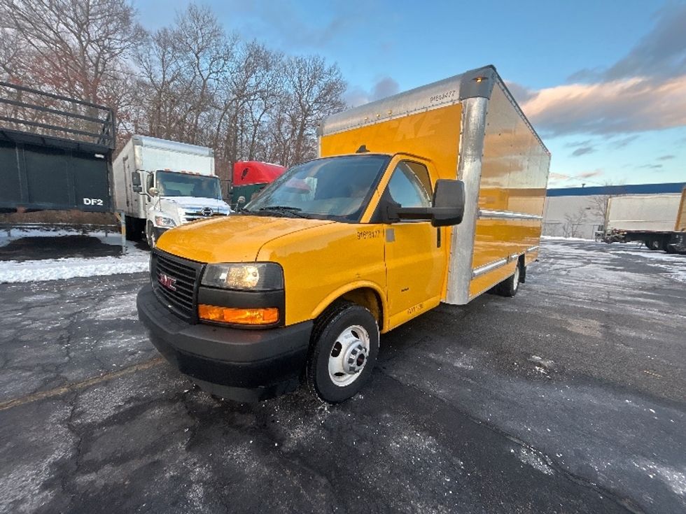 Light Duty Box Truck-Light and Medium Duty Trucks-GMC-2021-Savana G33903-Braintree-MA-86,870\n\t\tmiles-$ 26,250 - Image 3