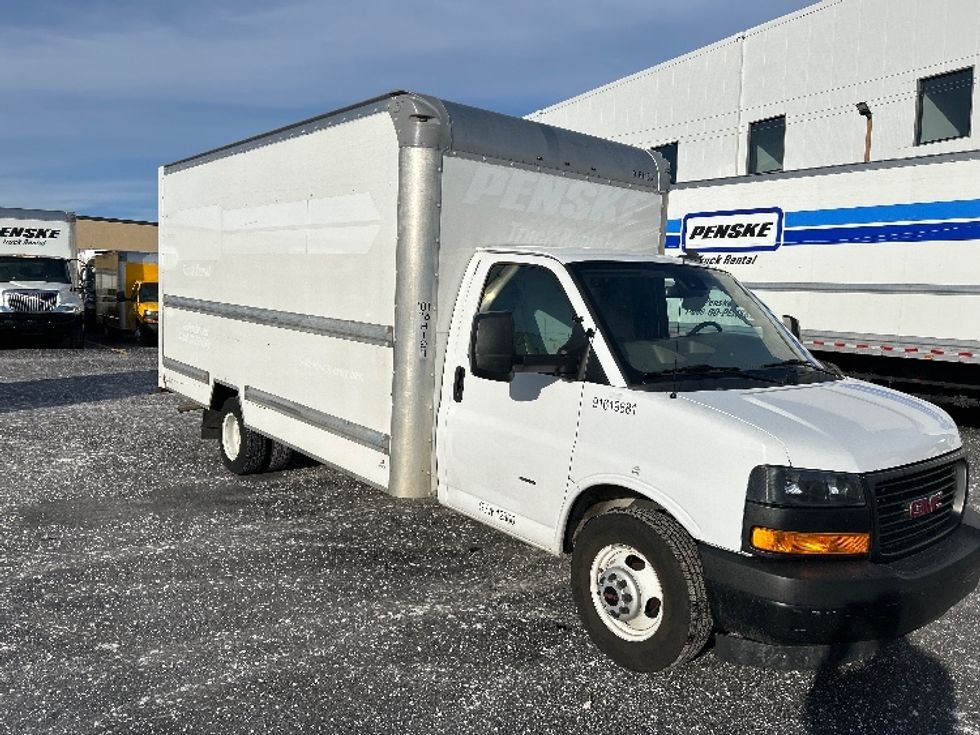 Light Duty Box Truck-Light and Medium Duty Trucks-GMC-2021-Savana G33903-Braintree-MA-90,400\n\t\tmiles-$ 28,750 - Image 1