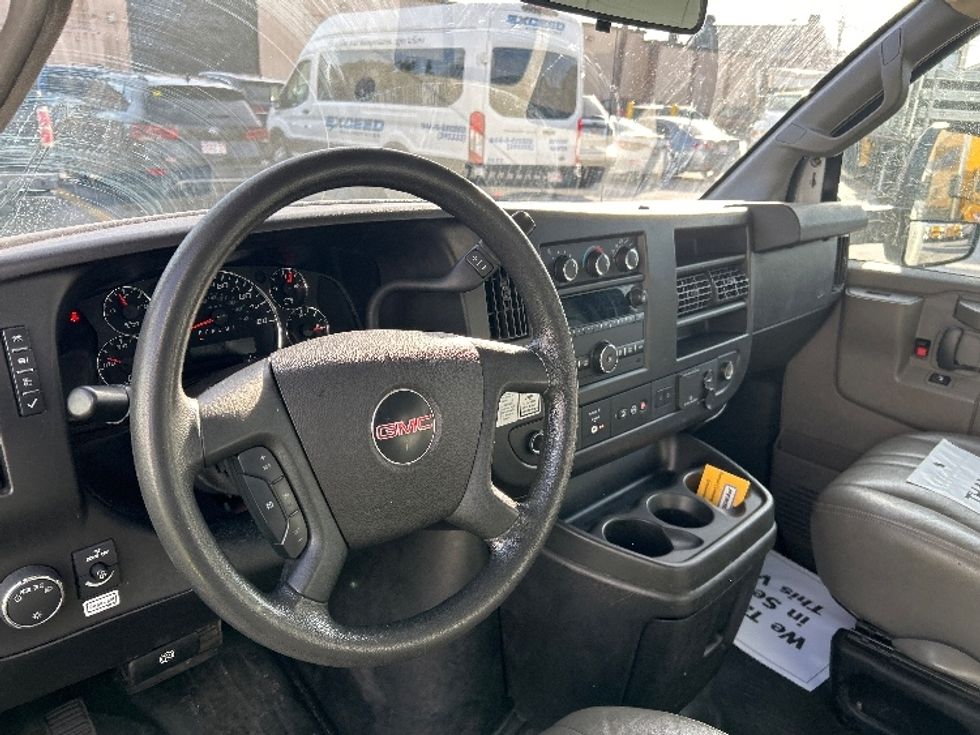 Light Duty Box Truck-Light and Medium Duty Trucks-GMC-2021-Savana G33903-Braintree-MA-90,400\n\t\tmiles-$ 28,750 - Image 17