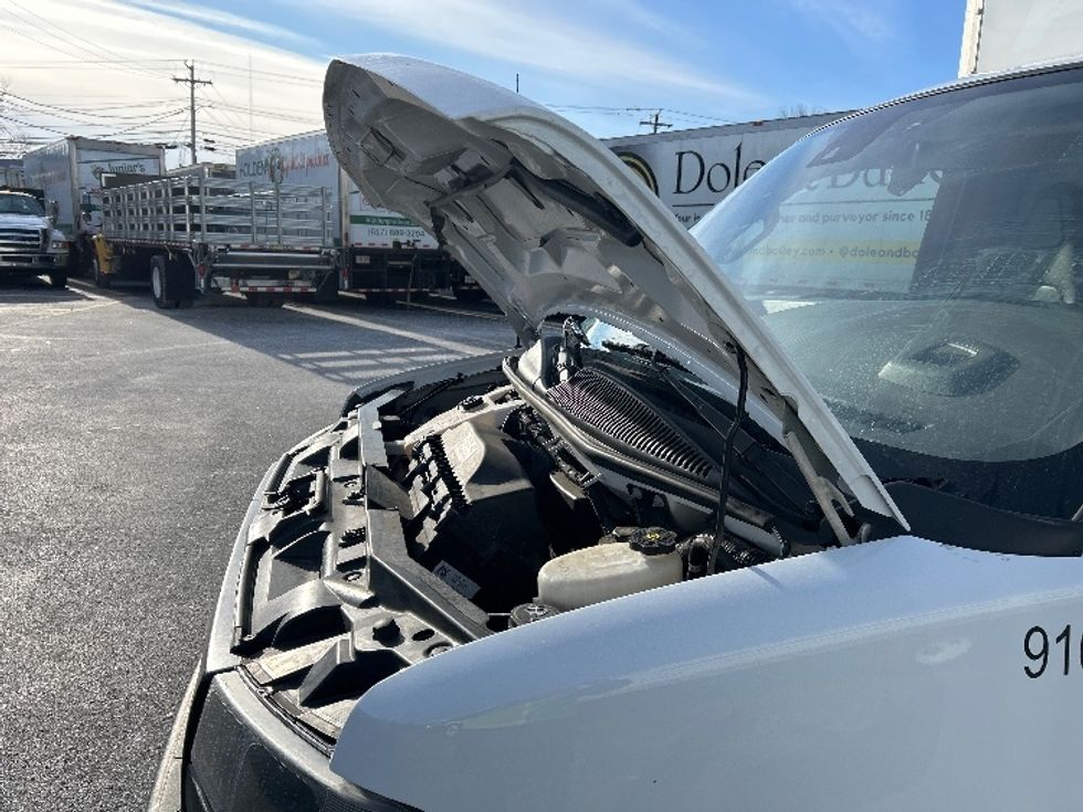 Light Duty Box Truck-Light and Medium Duty Trucks-GMC-2021-Savana G33903-Braintree-MA-90,400\n\t\tmiles-$ 28,750 - Image 24