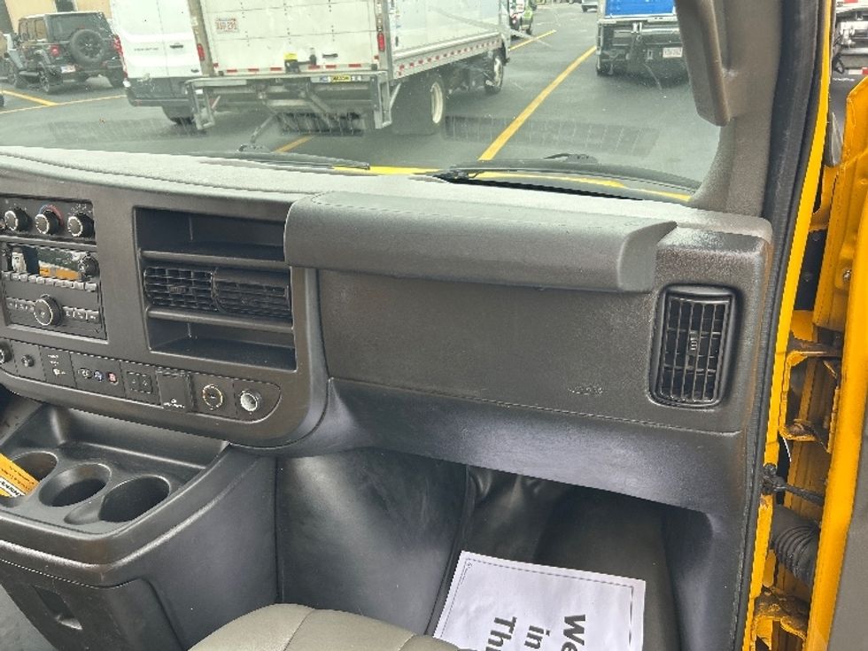 Light Duty Box Truck-Light and Medium Duty Trucks-GMC-2021-Savana G33903-Braintree-MA-92,957\n\t\tmiles-$ 25,250 - Image 21