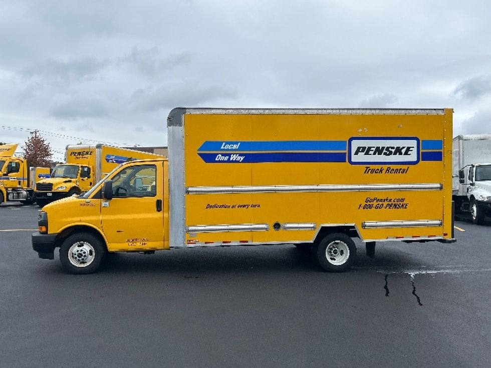 Light Duty Box Truck-Light and Medium Duty Trucks-GMC-2021-Savana G33903-Braintree-MA-92,957\n\t\tmiles-$ 25,250 - Image 4