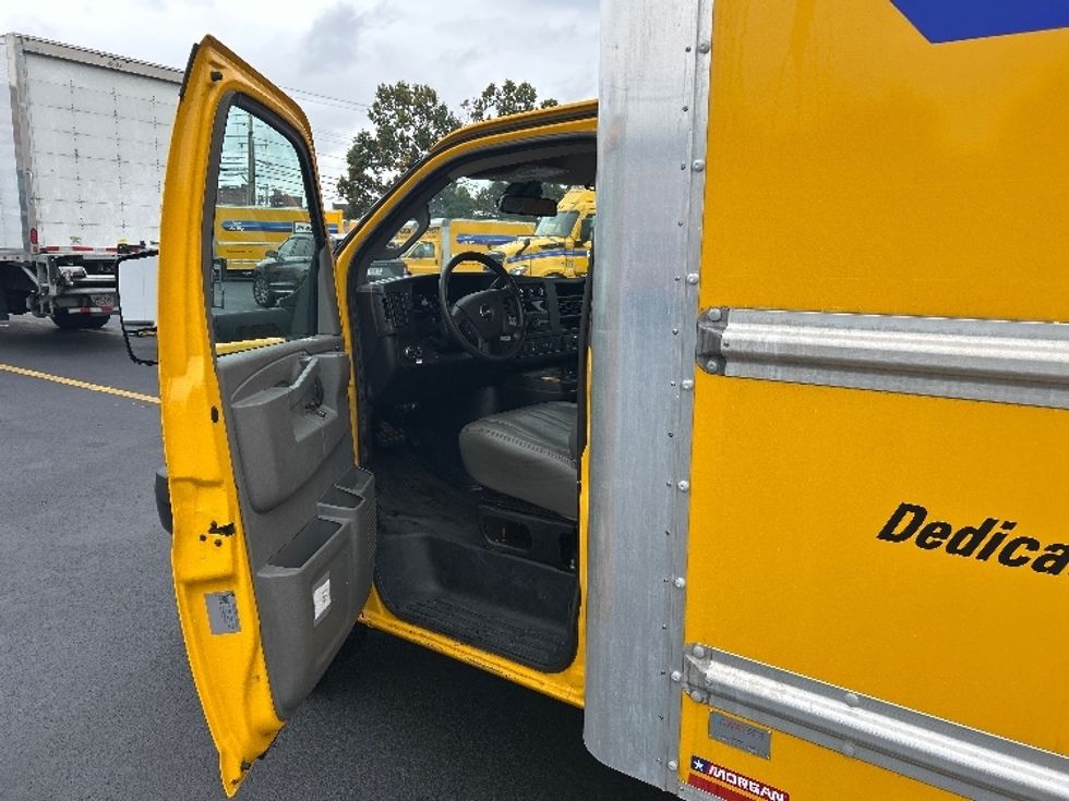 Light Duty Box Truck-Light and Medium Duty Trucks-GMC-2021-Savana G33903-Braintree-MA-93,117\n\t\tmiles-$ 30,500 - Image 16