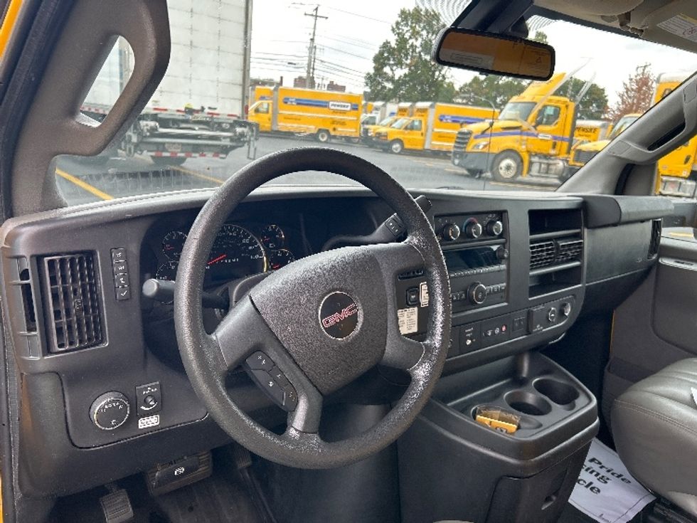 Light Duty Box Truck-Light and Medium Duty Trucks-GMC-2021-Savana G33903-Braintree-MA-93,117\n\t\tmiles-$ 30,500 - Image 17