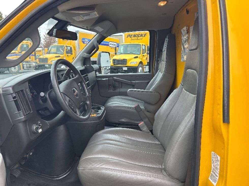 Light Duty Box Truck-Light and Medium Duty Trucks-GMC-2021-Savana G33903-Braintree-MA-93,117\n\t\tmiles-$ 30,500 - Image 19