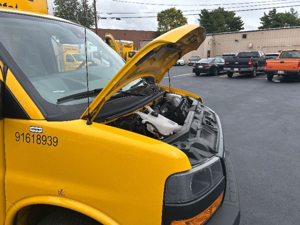 Light Duty Box Truck-Light and Medium Duty Trucks-GMC-2021-Savana G33903-Braintree-MA-93,117\n\t\tmiles-$ 30,500 - Image 23