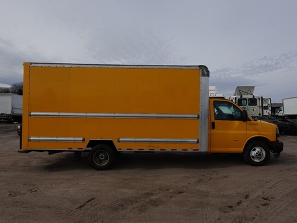 Light Duty Box Truck-Light and Medium Duty Trucks-GMC-2021-Savana G33903-Braintree-MA-93,117\n\t\tmiles-$ 30,500 - Image 3