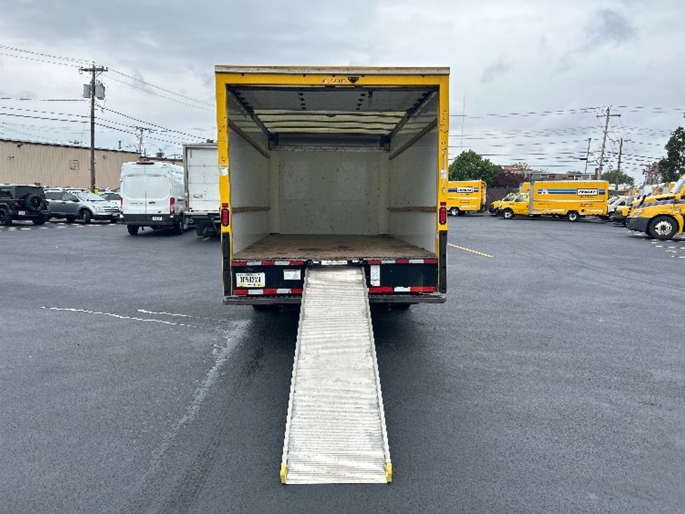 Light Duty Box Truck-Light and Medium Duty Trucks-GMC-2021-Savana G33903-Braintree-MA-93,117\n\t\tmiles-$ 30,500 - Image 9