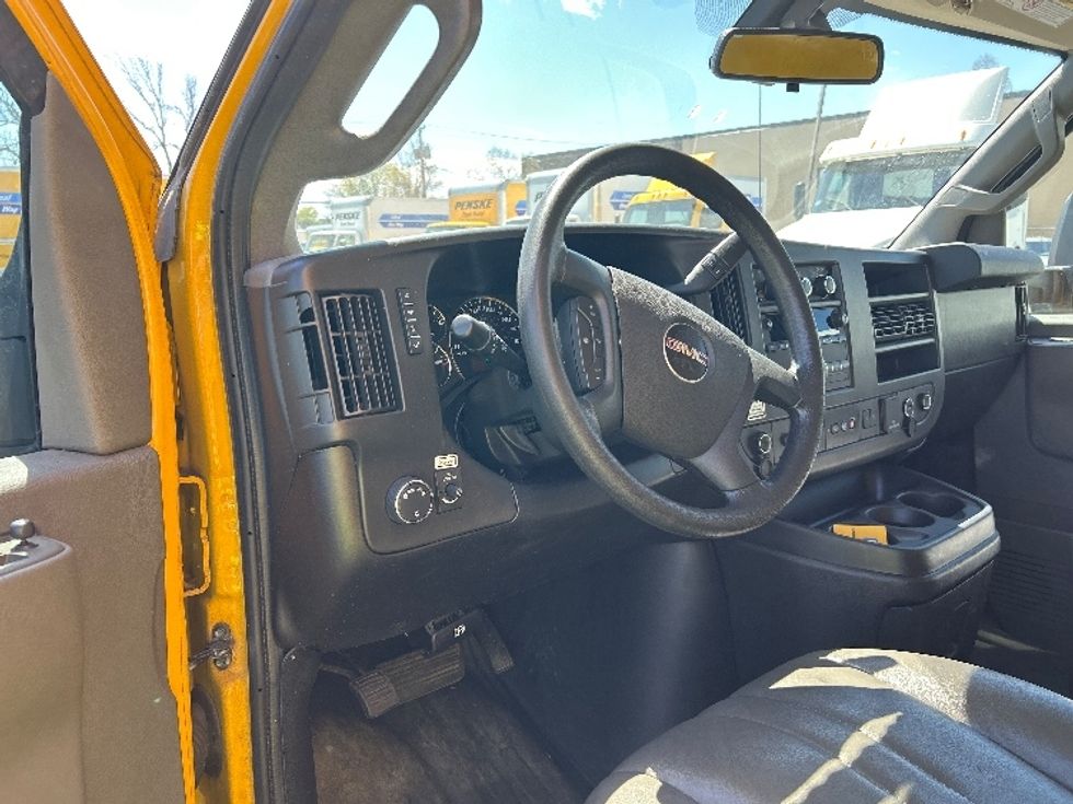 Light Duty Box Truck-Light and Medium Duty Trucks-GMC-2021-Savana G33903-Braintree-MA-97,323\n\t\tmiles-$ 24,500 - Image 17