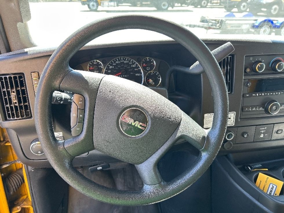 Light Duty Box Truck-Light and Medium Duty Trucks-GMC-2021-Savana G33903-Braintree-MA-97,323\n\t\tmiles-$ 24,500 - Image 18