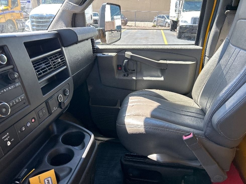 Light Duty Box Truck-Light and Medium Duty Trucks-GMC-2021-Savana G33903-Braintree-MA-97,323\n\t\tmiles-$ 24,500 - Image 19