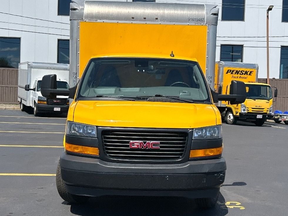 Light Duty Box Truck-Light and Medium Duty Trucks-GMC-2021-Savana G33903-Braintree-MA-97,323\n\t\tmiles-$ 24,500 - Image 2
