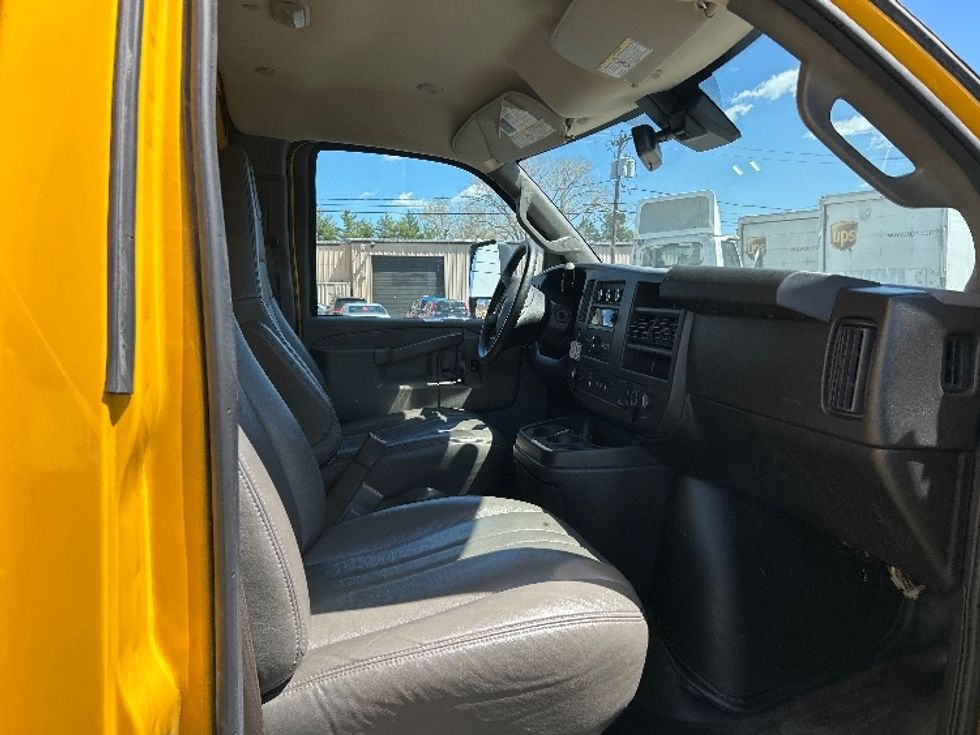Light Duty Box Truck-Light and Medium Duty Trucks-GMC-2021-Savana G33903-Braintree-MA-97,323\n\t\tmiles-$ 24,500 - Image 22